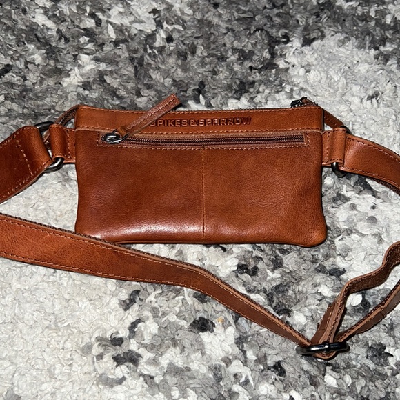 Spikes & Sparrow crossbody/belt bag - Picture 3 of 4
